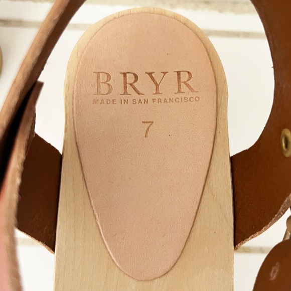 Bryr Sylvie Cross Toe Mid Heel Clog in Whiskey Leather - Picture 6 of 7